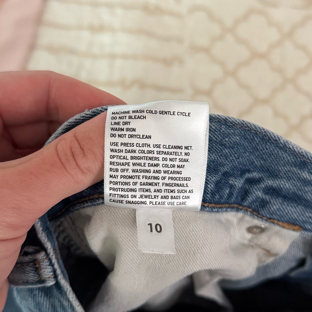 UNIQLO high waisted denim shorts - Picture 8 of 8